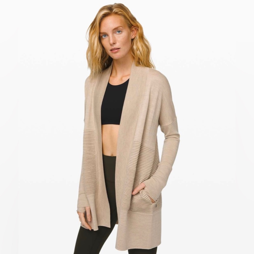 Lululemon Sit in Lotus Wrap 100% merino wool